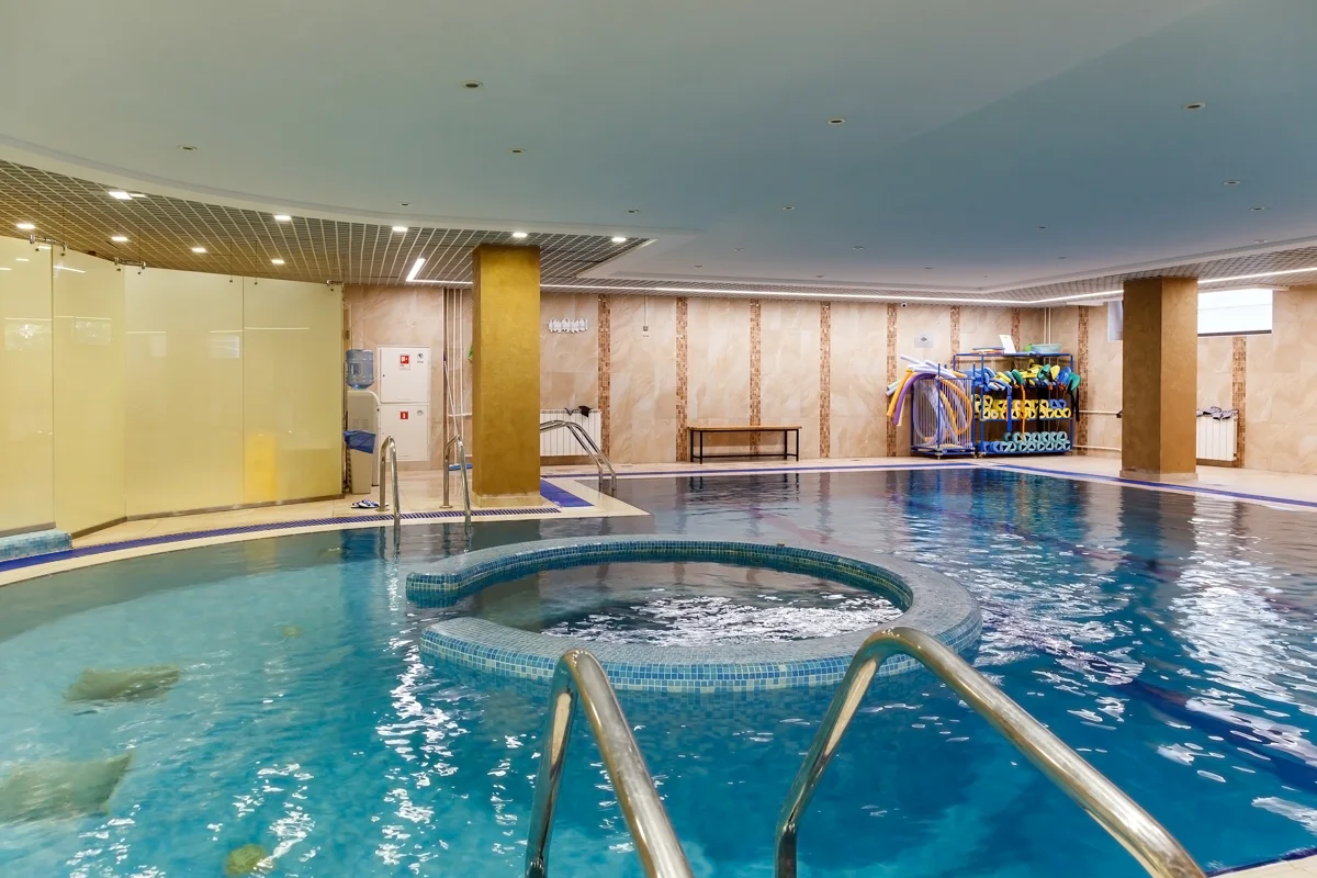 Камелот Gym — фото центра или занятия по плаванию