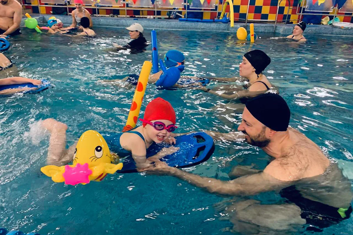 Утенок — фотография центра или бассейна